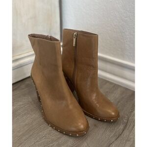 Giani Bini Tan Studded Platform Booties‎ Size 7.5M